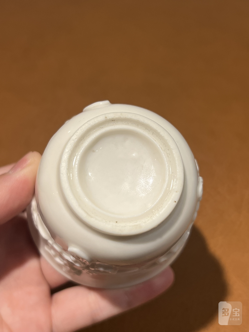 十七世纪 德化模印梅花纹仰钟杯 - 图3